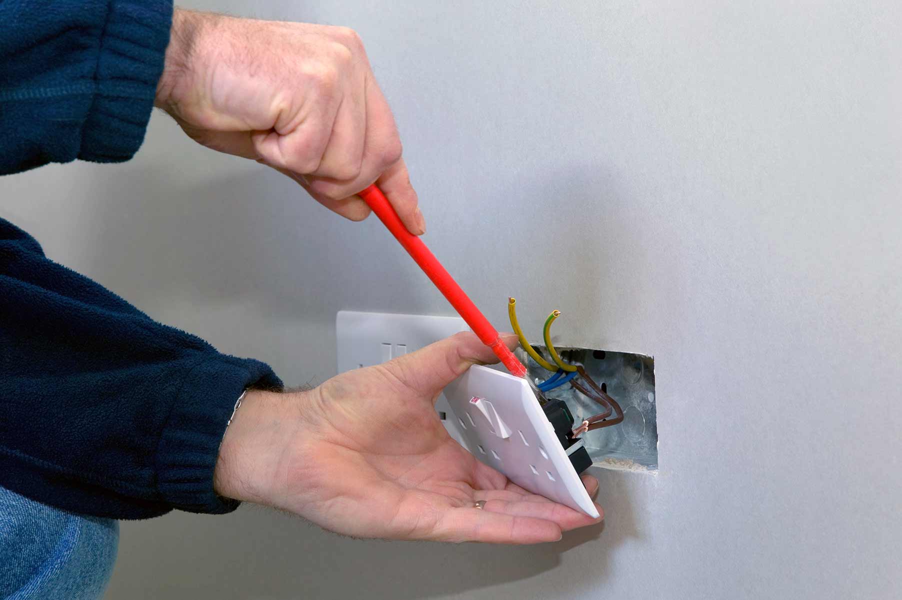 Our electricians can install plug sockets for domestic and commercial proeprties in Little Stanmore and the local area. 
